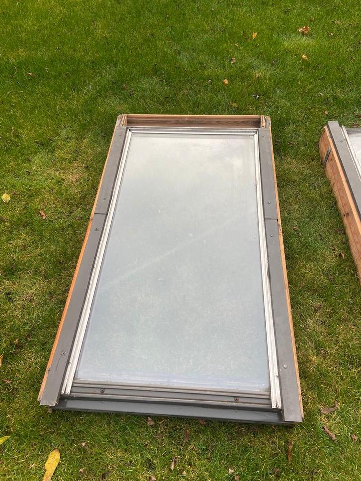 Twee Velux Dakramen MK08 compleet - Gebruikt, Doe-het-zelf en Verbouw, Glas en Ramen, Gebruikt, Dakraam, 80 tot 120 cm, Ophalen