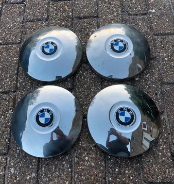 Set van 4 klassieke BMW wieldoppen beschikbaar voor biedingen
