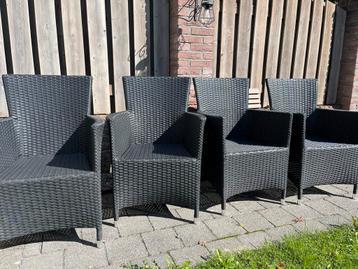 4 Wicker Tuinstoelen - Zo goed als nieuw beschikbaar voor biedingen