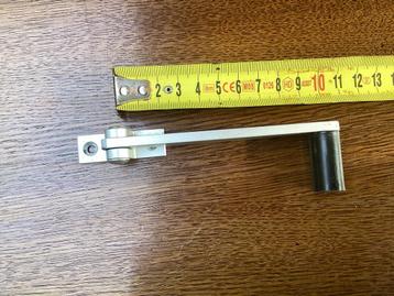 Raambeslag, Uitzetters, Klinken, Sluitwerk, Wieltjes beschikbaar voor biedingen