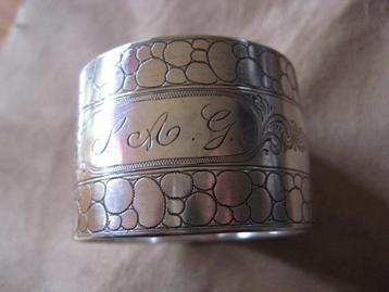 Mooie 925 zilveren gegraveerde servetring rond 1845 beschikbaar voor biedingen