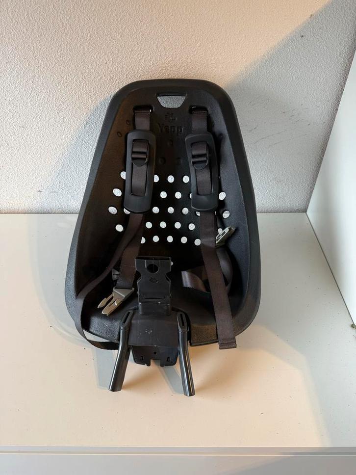 Yepp Fietsstoeltje voor, Fietsen en Brommers, Fietsaccessoires | Fietsstoeltjes, Gebruikt, Voorzitje, 0 t/m 18 kg, Voetsteuntjes