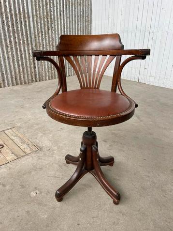 Vintage captains chair Thonet bentwood stoel bureaustoel 