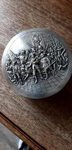 Verzilverde koektrommel met opdruk, Antiek en Kunst, Antiek | Tin, Ophalen