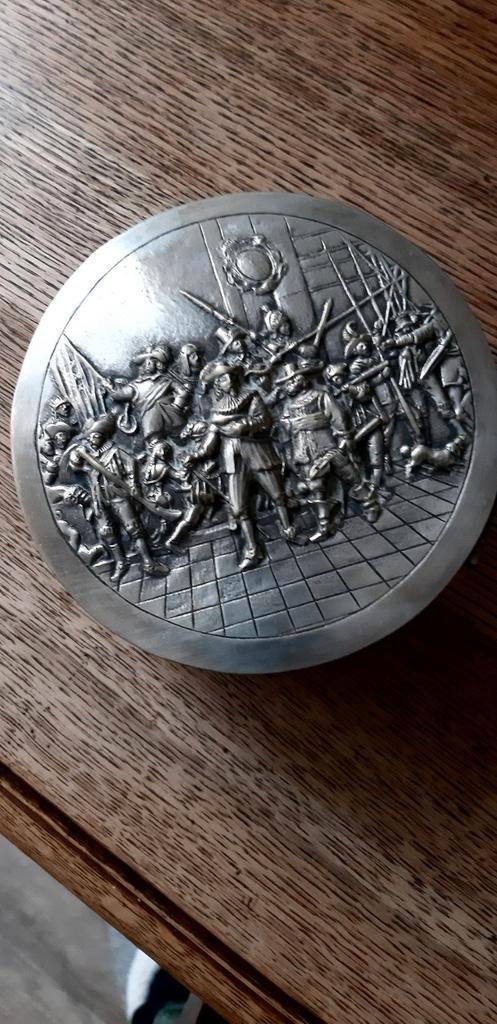 Verzilverde koektrommel met opdruk, Antiek en Kunst, Antiek | Tin, Ophalen