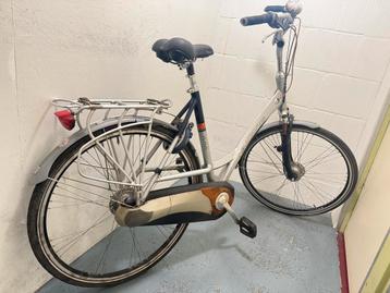 Bike & Damesfiets beschikbaar voor biedingen