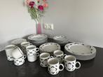 Vintage Hema servies wit zwart motief, Gebruikt, Ophalen of Verzenden, Overige stijlen, Kop(pen) en/of Schotel(s)