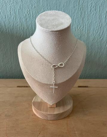 Nieuw! Minimalistische zilverkleurige ketting beschikbaar voor biedingen