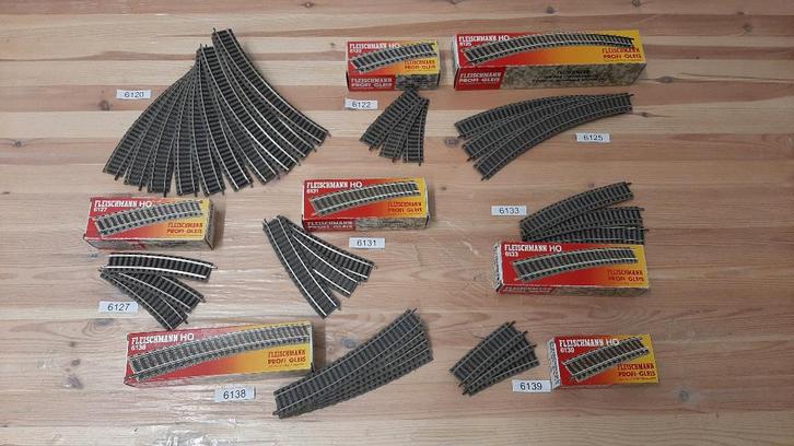 Treintjenl Fleischmann profi H0 rails gebogen, Hobby en Vrije tijd, Modeltreinen | H0, Zo goed als nieuw, Rails, Gelijkstroom
