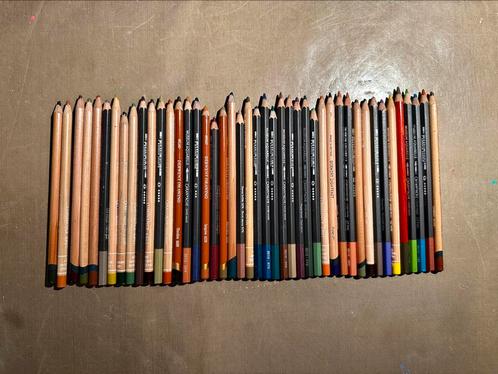 Set van 44 kleurpotloden (caran d’ache en derwent), Hobby en Vrije tijd, Tekenen, Gebruikt, Potlood of Stift, Verzenden