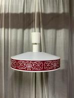 Vintage hanglamp jaren 70 ,kunststof ,bordeau rood, Huis en Inrichting, Ophalen of Verzenden, Zo goed als nieuw, Kunststof, Minder dan 50 cm