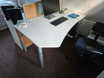 In Hoogte Verstelbaar Bureau - Stabureau beschikbaar voor biedingen
