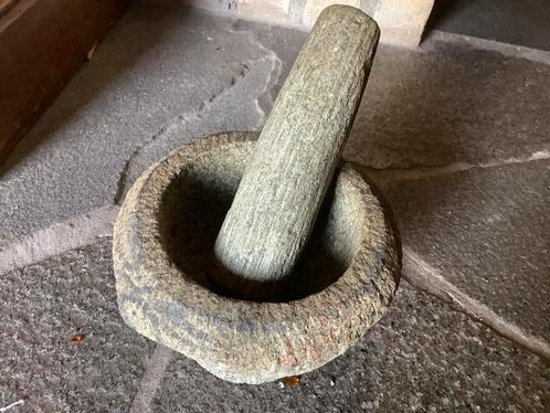 Oude stenen vijzel, Huis en Inrichting, Keuken | Keukenbenodigdheden, Gebruikt, Ophalen of Verzenden