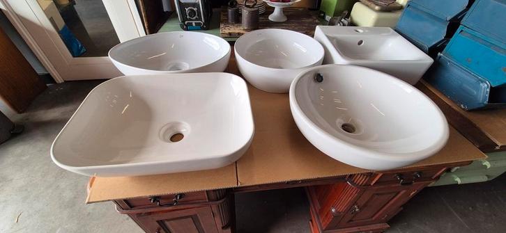 Diverse porseleine opbouw wasbakken, Huis en Inrichting, Badkamer | Badkamermeubels, Zo goed als nieuw, Overige typen, Minder dan 100 cm
