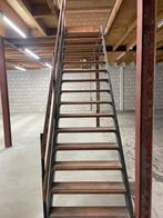Stalen trap, Doe-het-zelf en Verbouw, Ladders en Trappen, Ophalen, Zo goed als nieuw, 2 tot 4 meter