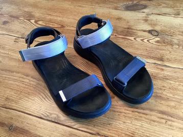 Wodensandalen maat 39 beschikbaar voor biedingen