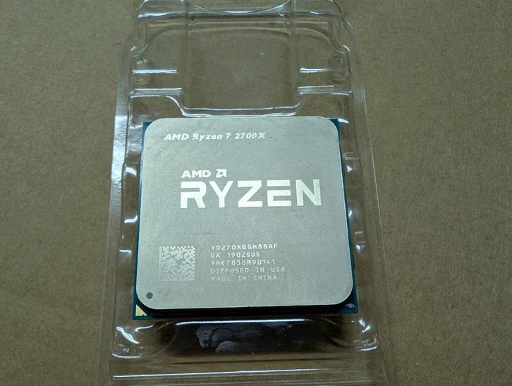 AMD Ryzen 7 2700X met Wraith koeler (Boxed), Computers en Software, Processors, Ophalen of Verzenden