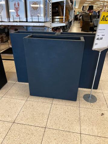 Bloempot divider beschikbaar voor biedingen
