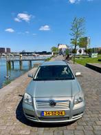Toyota Avensis Avensis 2.0 VVTi Executive, Auto's, Toyota, 1998 cc, Avensis, Beige, 4 cilinders