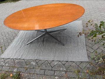 Florence Knoll oval table, design 60’s beschikbaar voor biedingen