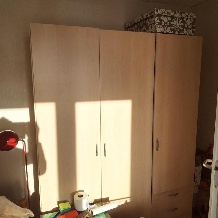 Kledingkast 3-deurs IKEA, Huis en Inrichting, Kasten | Kledingkasten, Gebruikt, 150 tot 200 cm, 150 tot 200 cm, 50 tot 75 cm, Met lade(s)