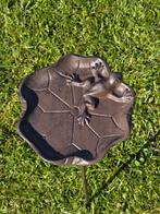 Tuinprikker /voederschaal met kikker /gietijzer/ drinkschaal, Huis en tuin decoratie Marie, Nieuw, Info@huisentuindecoratiemarie.nl
