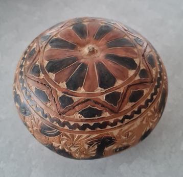 Mooi bewerkte kalebas beschikbaar voor biedingen