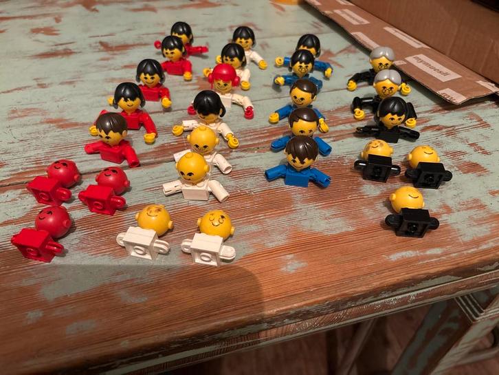 Lego Familie Set 200 Hoofdjes, Kinderen en Baby's, Speelgoed | Duplo en Lego, Gebruikt, Lego, Losse stenen, Ophalen of Verzenden