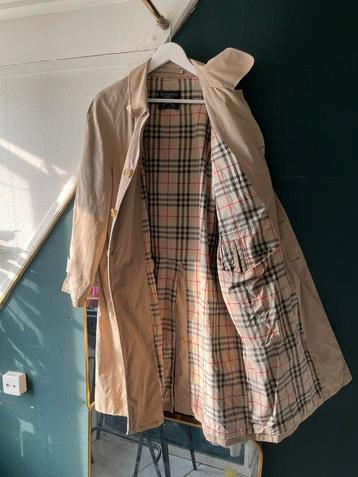 Burberry Trenchcoat beschikbaar voor biedingen