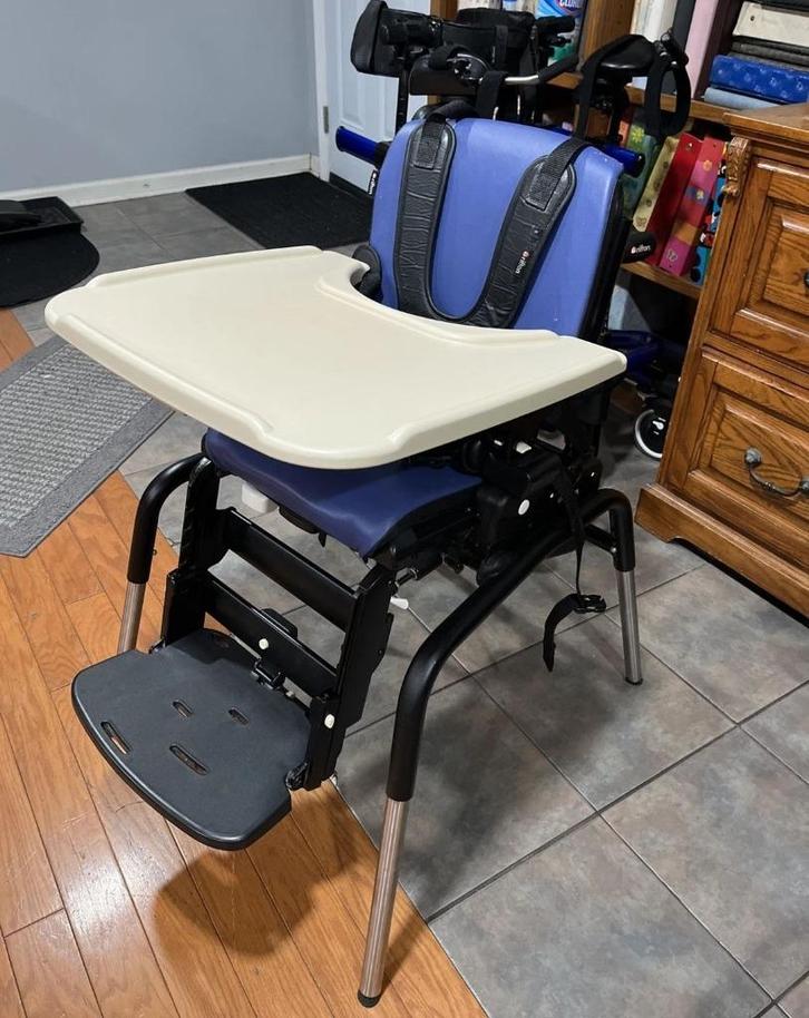 Rifton Activity 820, Diversen, Rolstoelen, Zo goed als nieuw, Elektrische rolstoel, Ophalen of Verzenden