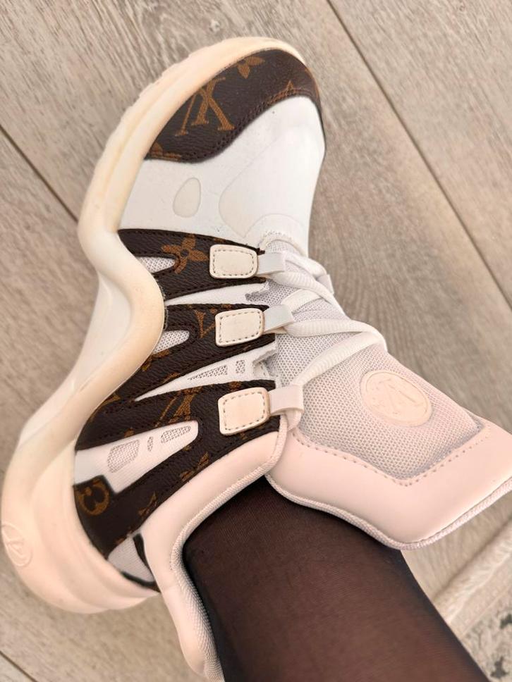 LV 1.1 Schoenen - Zeer Goede Staat, Kleding | Dames, Sokken en Kousen, Zo goed als nieuw, Ophalen of Verzenden