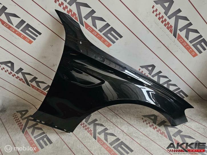 Mercedes C63 AMG Spatbord rechts W205 S205 A2058800418, Auto-onderdelen, Carrosserie en Plaatwerk, Gebruikt, Ophalen of Verzenden