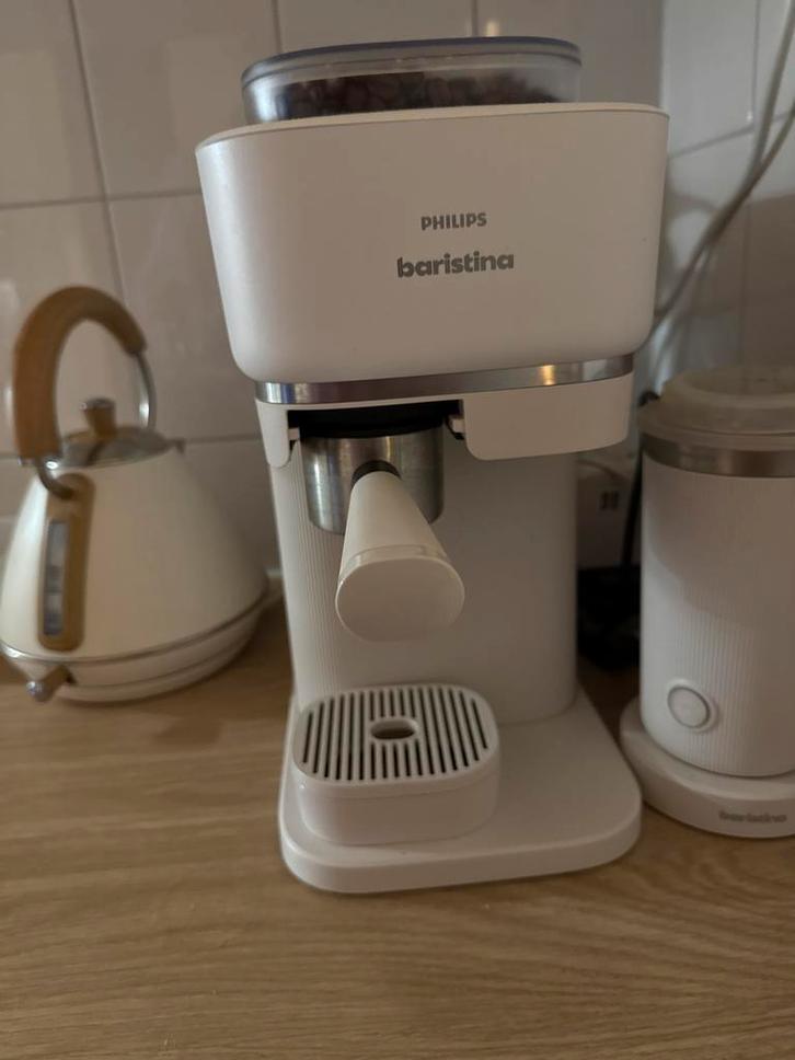 Jonge Philips Baristina Espresso Machine zonder opschuimer, Witgoed en Apparatuur, Koffiezetapparaten, Zo goed als nieuw, Koffiebonen
