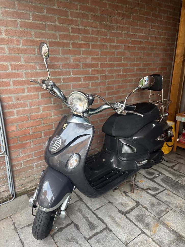 Scooter, Fietsen en Brommers, Snorfietsen en Snorscooters, Gebruikt, Overige merken, Benzine, Ophalen