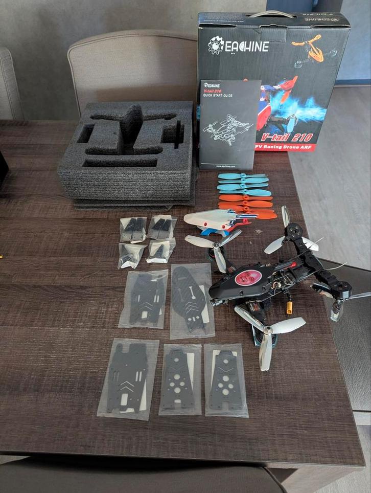 Eachine V-Tail FPV Racing Drone - Custom Gespoten, Hobby en Vrije tijd, Modelbouw | Radiografisch | Helikopters en Quadcopters