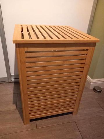 Houten wasmand met uitneembare zak  beschikbaar voor biedingen