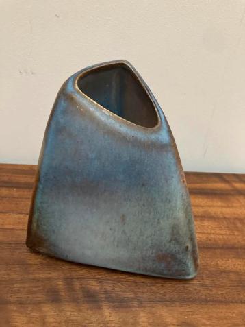 Bijzonder vaasje Zaalberg beschikbaar voor biedingen