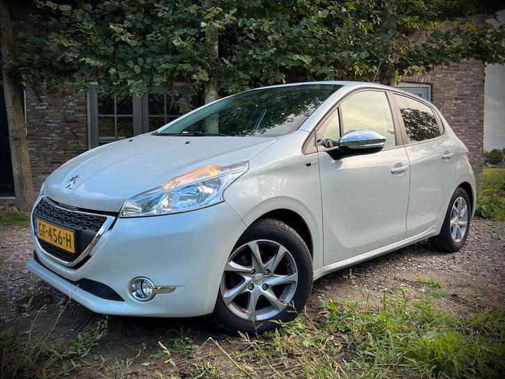 Peugeot 208 VTi 82 Style 5D | Navigatie | Nieuwe Distributie, Auto's, Peugeot, Particulier, Airbags, Airconditioning, Bluetooth