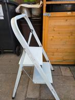 Huishoud trapje, Doe-het-zelf en Verbouw, Ladders en Trappen, Ophalen, Zo goed als nieuw, Minder dan 2 meter