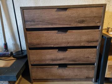 Houten Opbergkastje - Verhuizing! beschikbaar voor biedingen