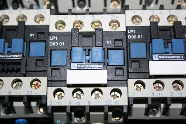 Relais vermogens   3 4 5 contacten voor 380V  Bekende merken, Hobby en Vrije tijd, Elektronica-componenten, Zo goed als nieuw