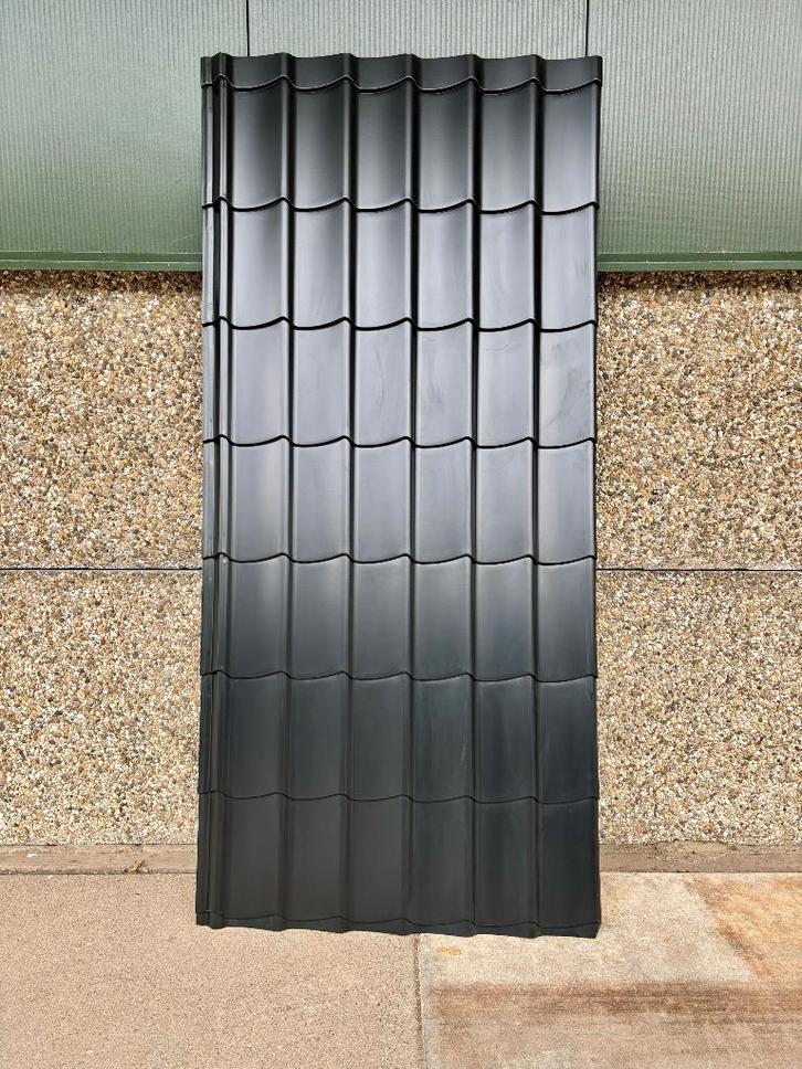 Stalen dakpanplaat zwart voor € 9,50 per m² exclusief btw., Doe-het-zelf en Verbouw, Dakpannen en Dakbedekking, Nieuw, Dakpannen