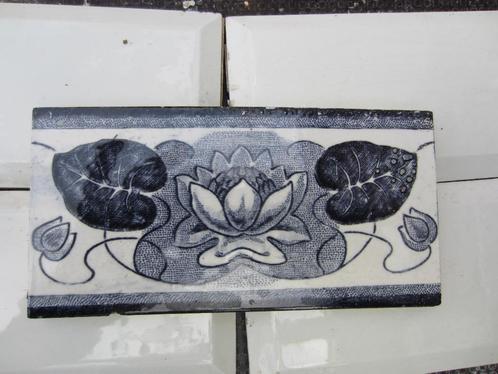 50 stuks antieke tegels donkerblauwe waterlelie, Antiek en Kunst, Antiek | Wandborden en Tegels, Ophalen