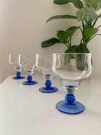 4 / 8 nieuwe cocktailglazen blauwe voet. Grote blauwe glazen, Verzamelen, Glas en Borrelglaasjes, Ophalen of Verzenden, Nieuw