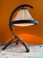 Vintage Manou tafellamp groot model - rotan, Huis en Inrichting, Ophalen of Verzenden, Gebruikt, Hout, Minder dan 50 cm