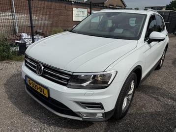 Volkswagen Tiguan 2.0 TDI Connected Series (bj 2016) beschikbaar voor biedingen