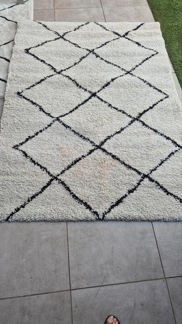 Vloerkleed 230 x 160cm beschikbaar voor biedingen