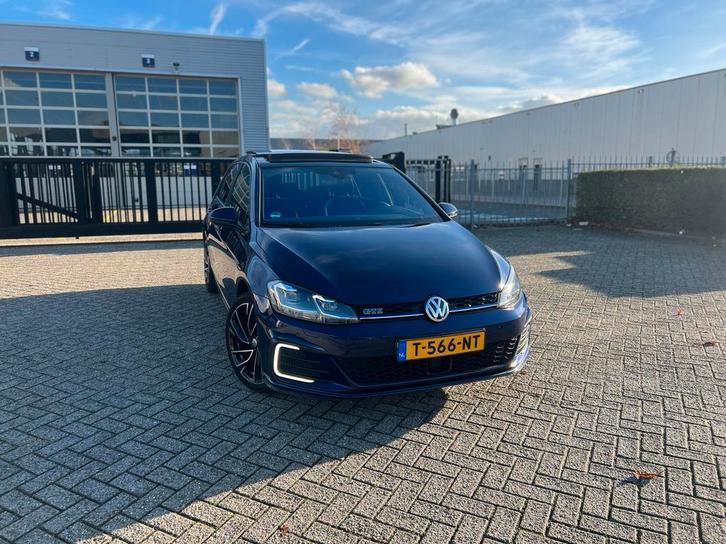Volkswagen Golf 7.5 GTE 2018 Blauw, Auto's, Volkswagen, Particulier, Golf, Achteruitrijcamera, Adaptieve lichten, Adaptive Cruise Control