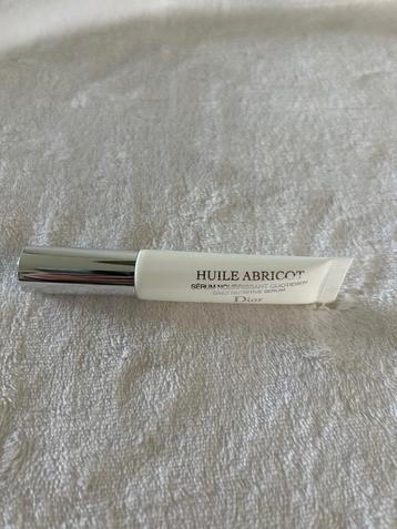 DIOR Huile Abricot Serum voor nagels en nagelriemen nieuw beschikbaar voor biedingen