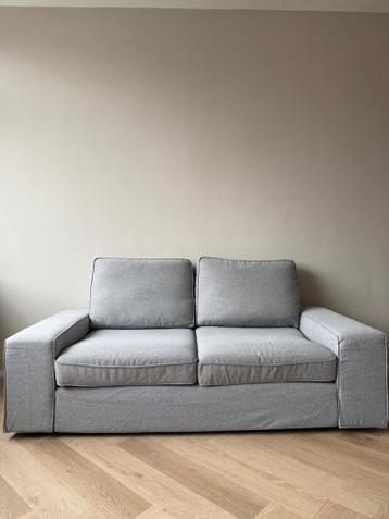 IKEA Kivik 2-zits bank en poef. - afbeelding 2